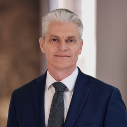 Dr. Sebastian Seelmann-Eggebert