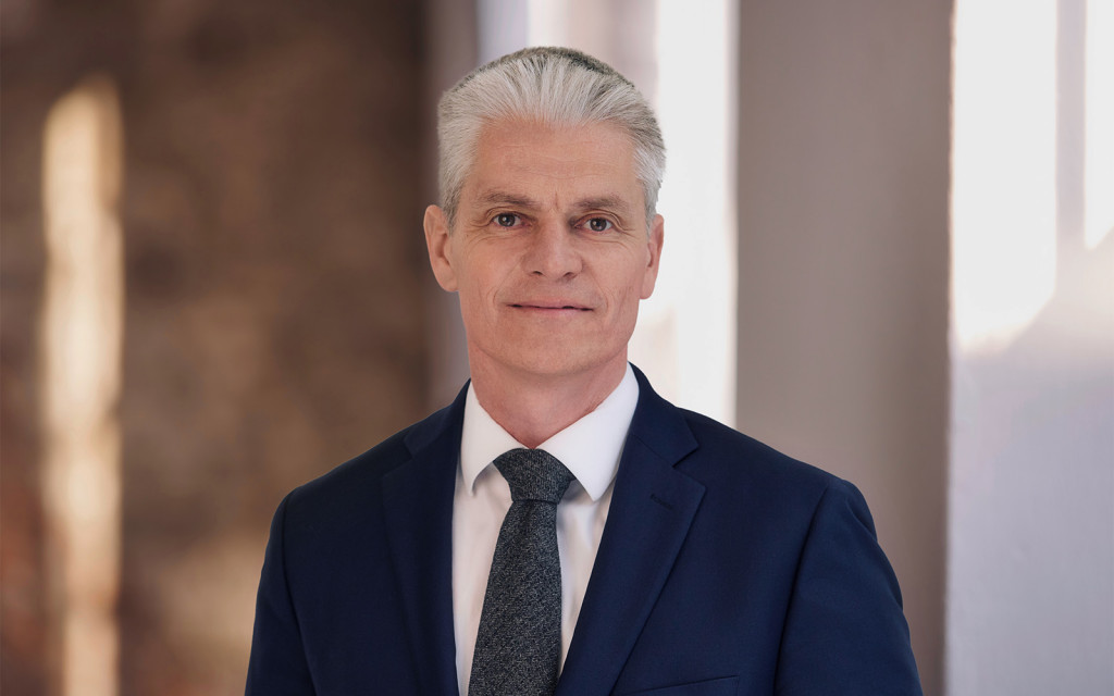 Dr. Sebastian Seelmann-Eggebert